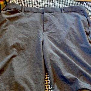 Me a Nike Dri-fit golf shorts size 38